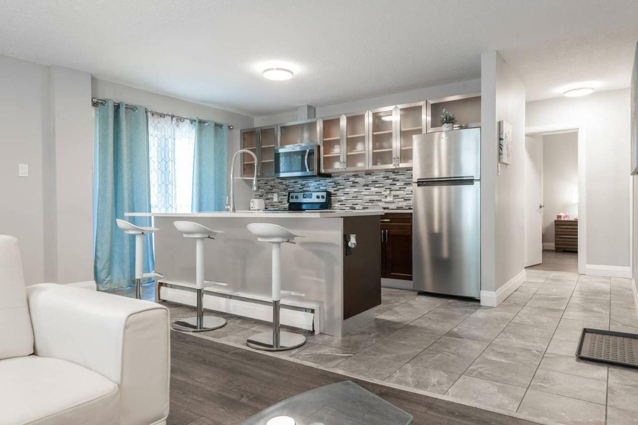 Entire 2 Bedroom Apartment Uptown Waterloo - E2 Bagian luar foto